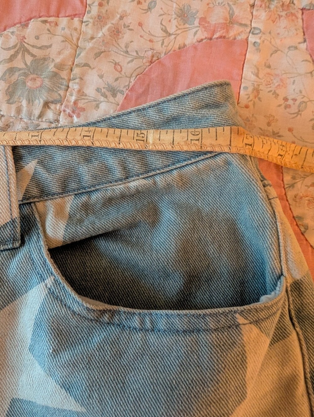 Stars & distressed jeans, soft denim w stars, size large - Picture 6 of 9